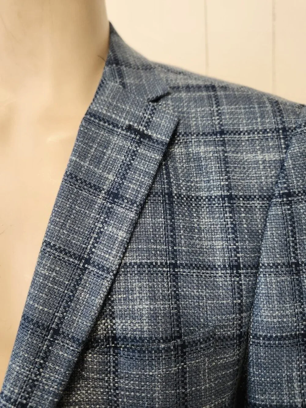 blue plaid sport coat 42R men's Tom James two button jacket